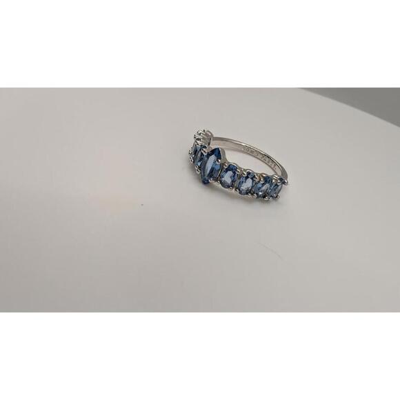 Silver Ring with Blue Gemstones Size 7 - Picture 2 of 8